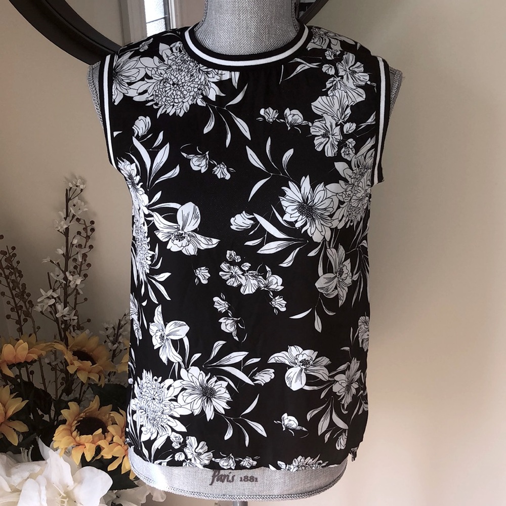 Glamorous Black with White Floral Sleeveless Blouse.  Size Small